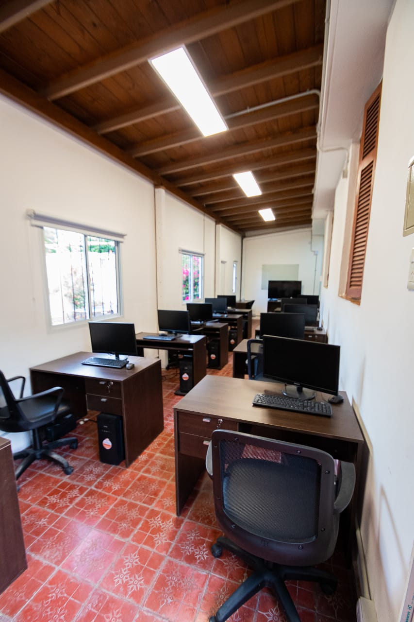 Puestos de trabajo del Cowork CASETIC